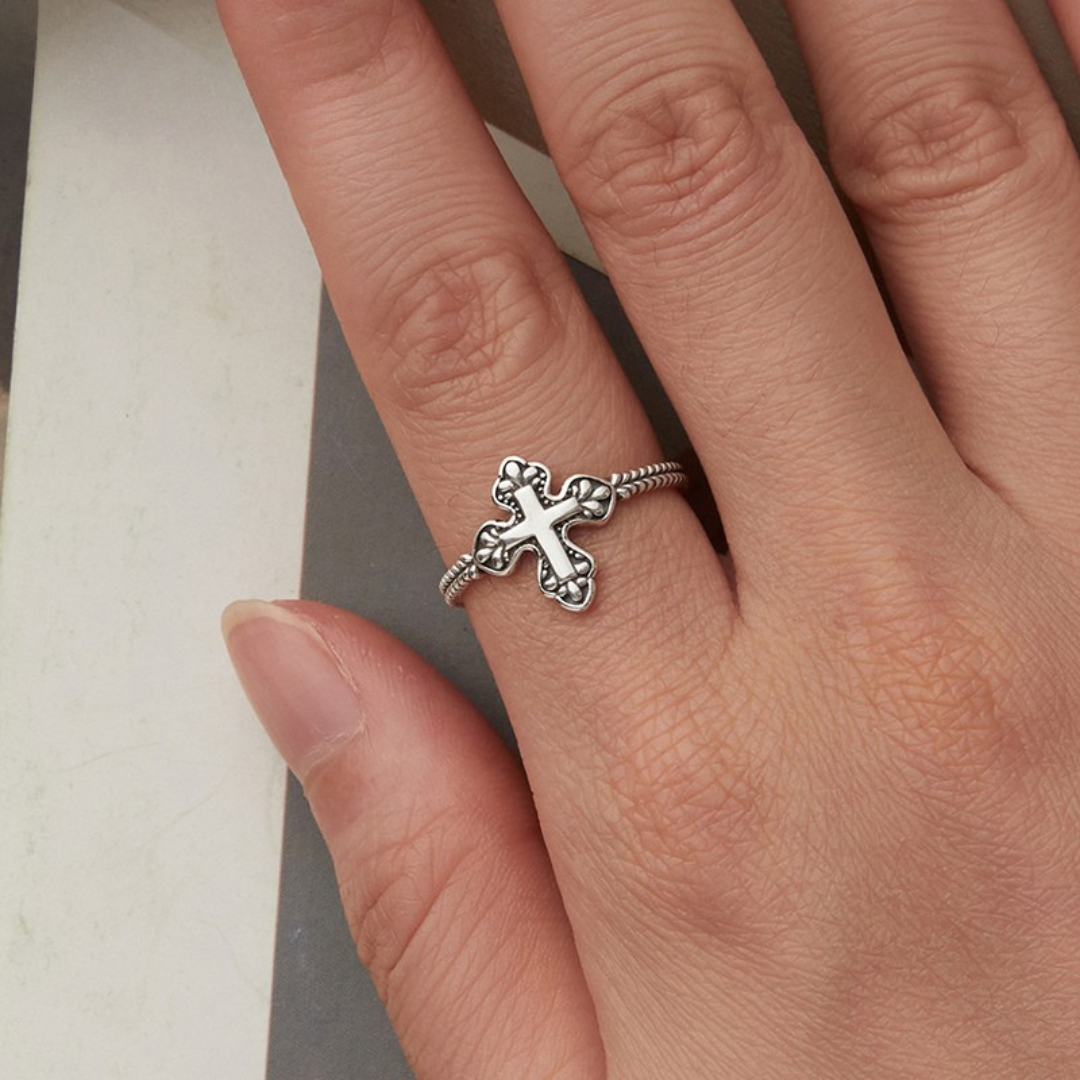 Anel Cruzado de Oração Ajustável em prata 925
