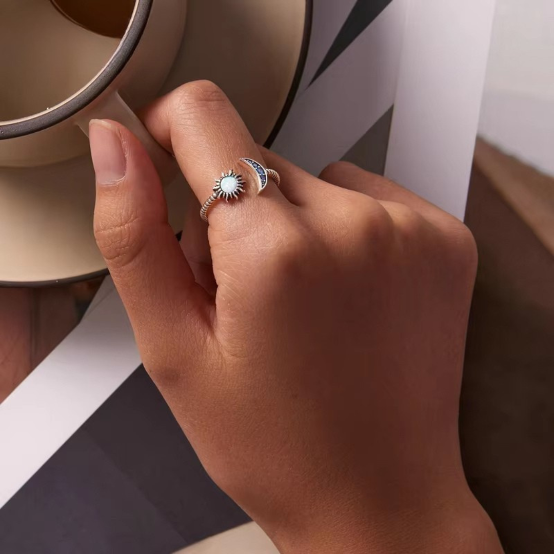 Anel Sol e Lua com Pedra Opala Prata 925