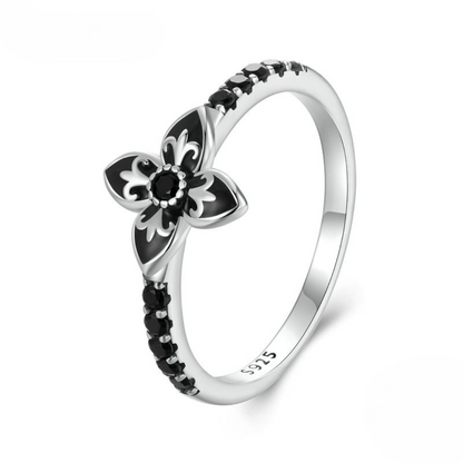 Anel Flor da Noite com Zircônias Negras Prata 925